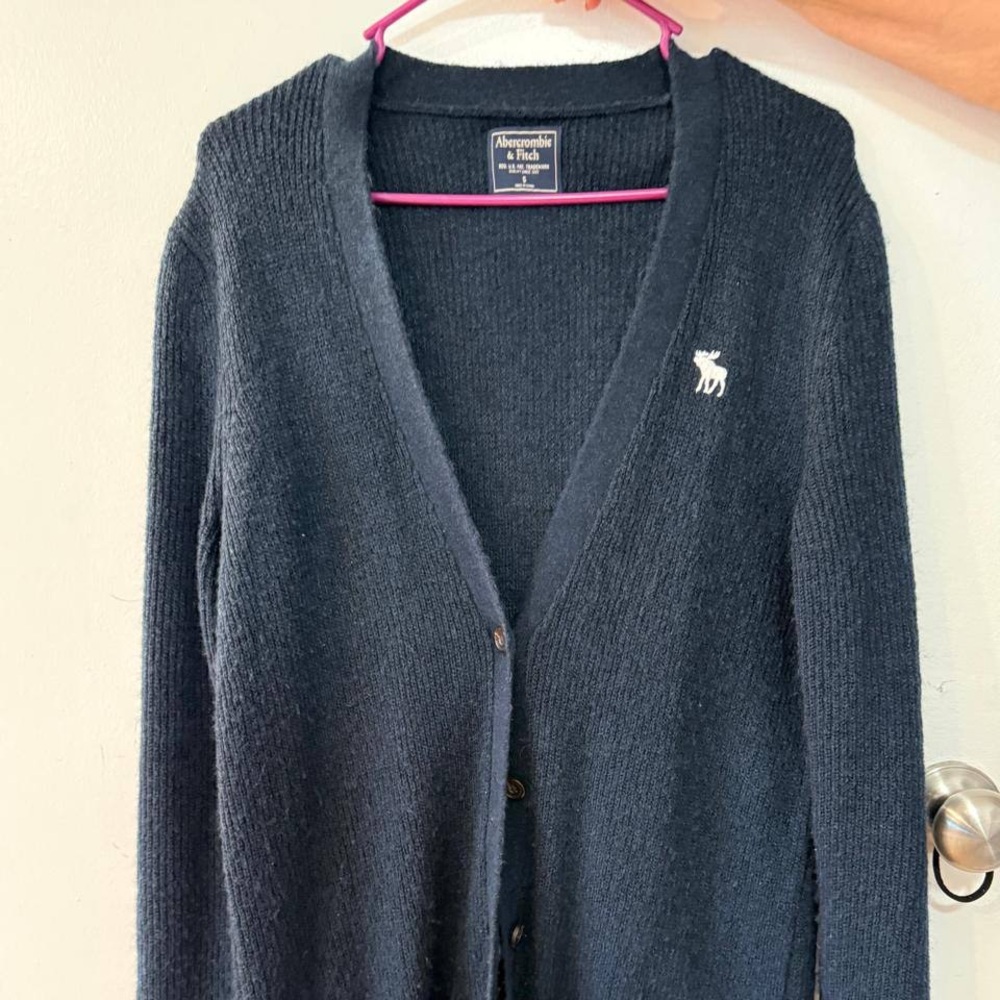 Abercrombie and Fitch knitted cardigan. Navy blue